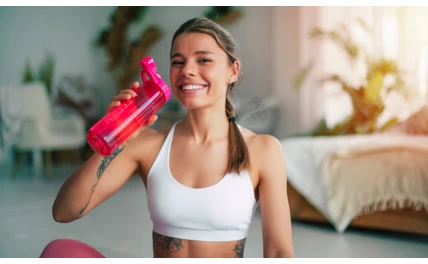 Dlaczego izotonik nawadnia lepiej niż woda?