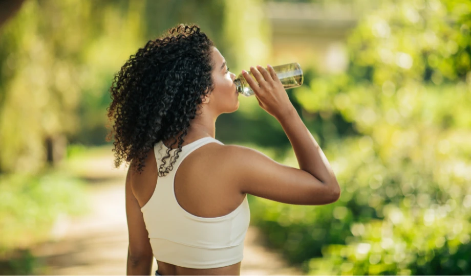 Czym się różni izotonik od napoju energetycznego?