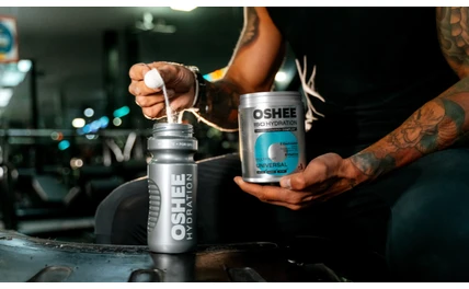 Jak zrobić napój izotoniczny w proszku? Instrukcja przygotowania krok po kroku